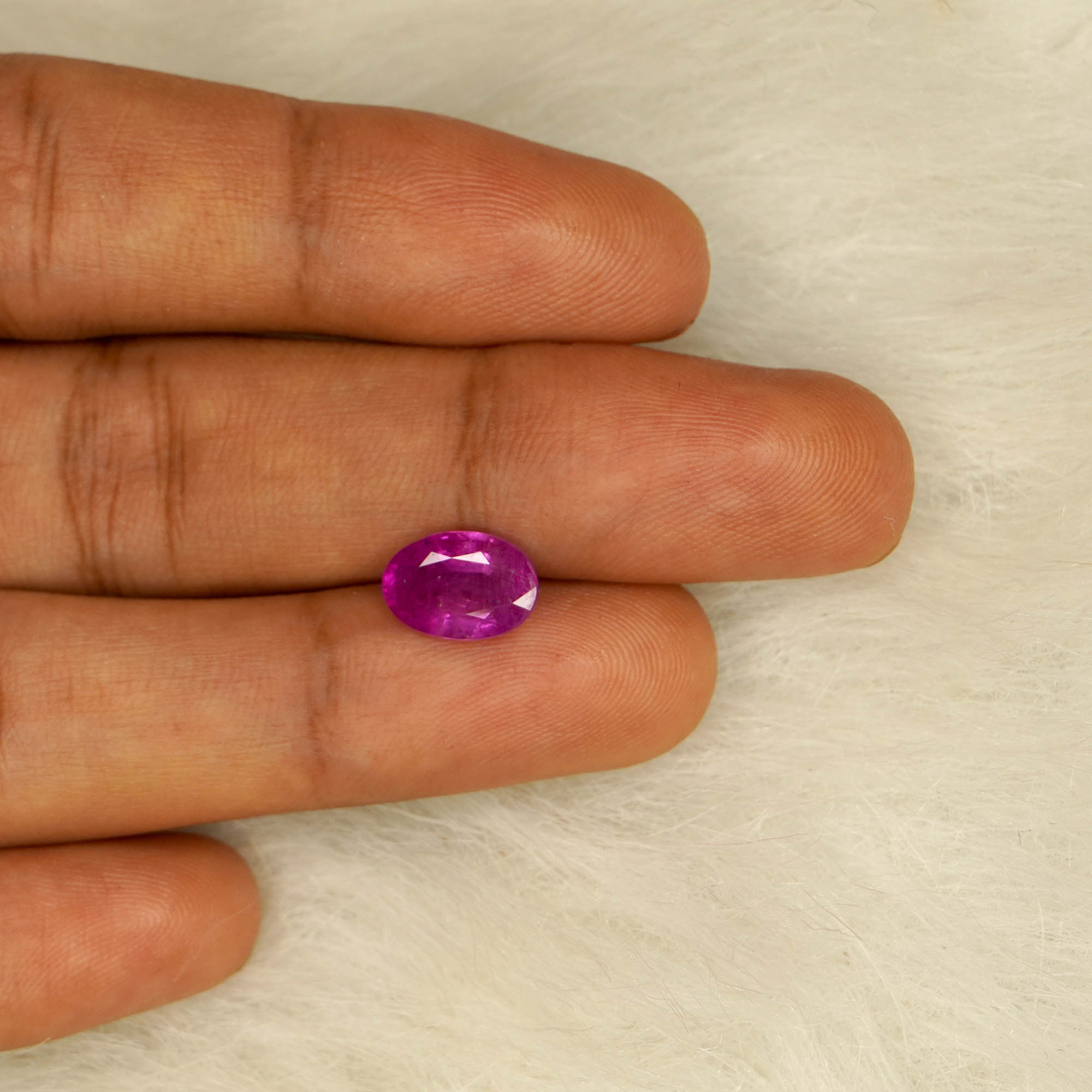 Natural Ruby (Manik) 2.25 Ct, Oval, Burma – IGTL Certified – front view thumbnail