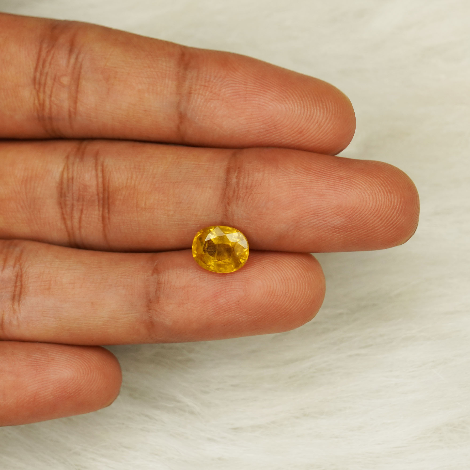 Yellow Sapphire · Oval thumbnail
