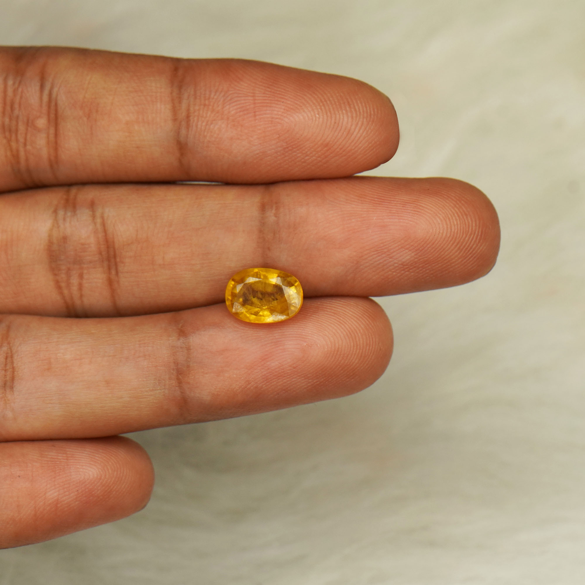 Yellow Sapphire · Oval thumbnail