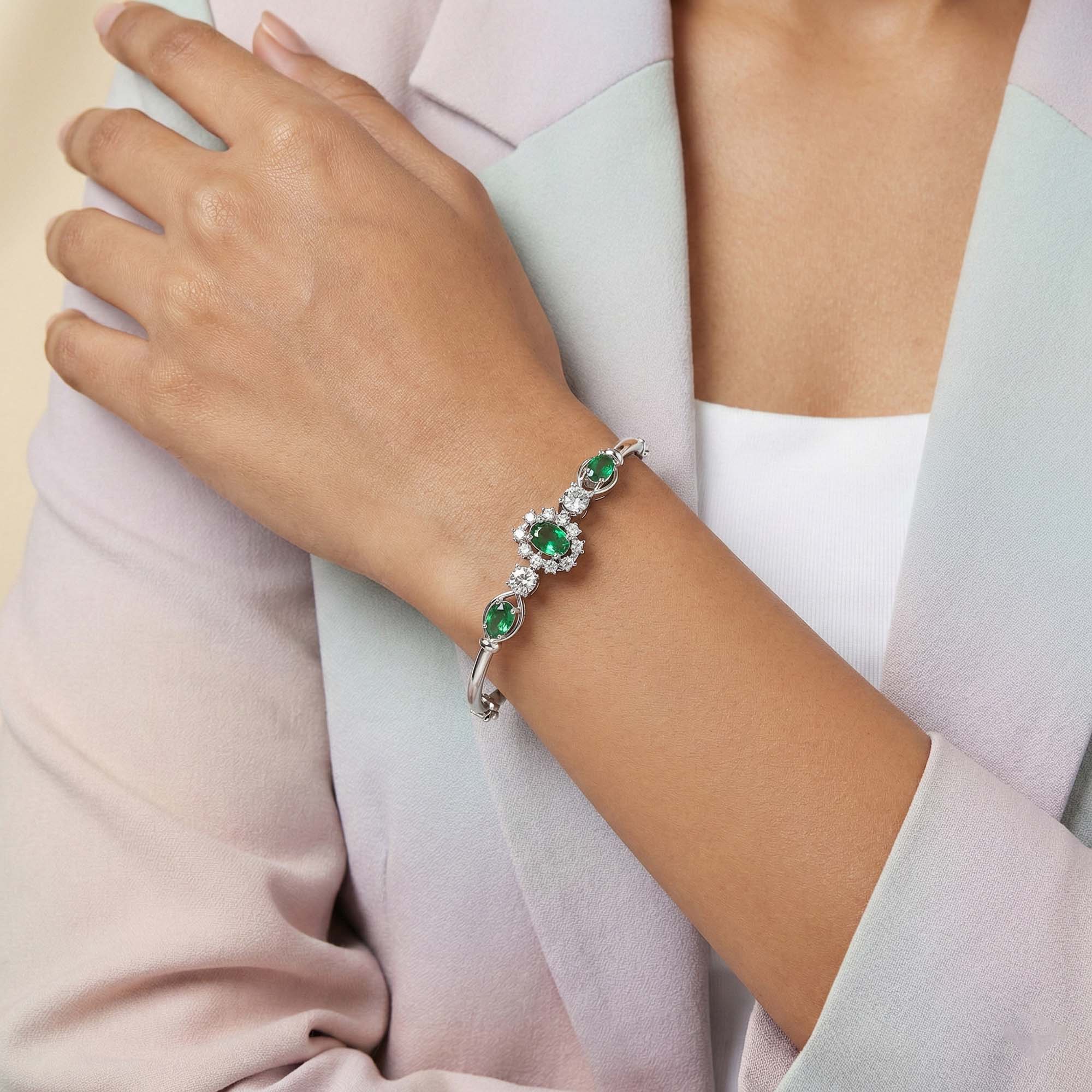 Lab-Grown Diamond and Emerald Bracelet for Women in 18K White Gold – 0.75 Ct Diamonds thumbnail