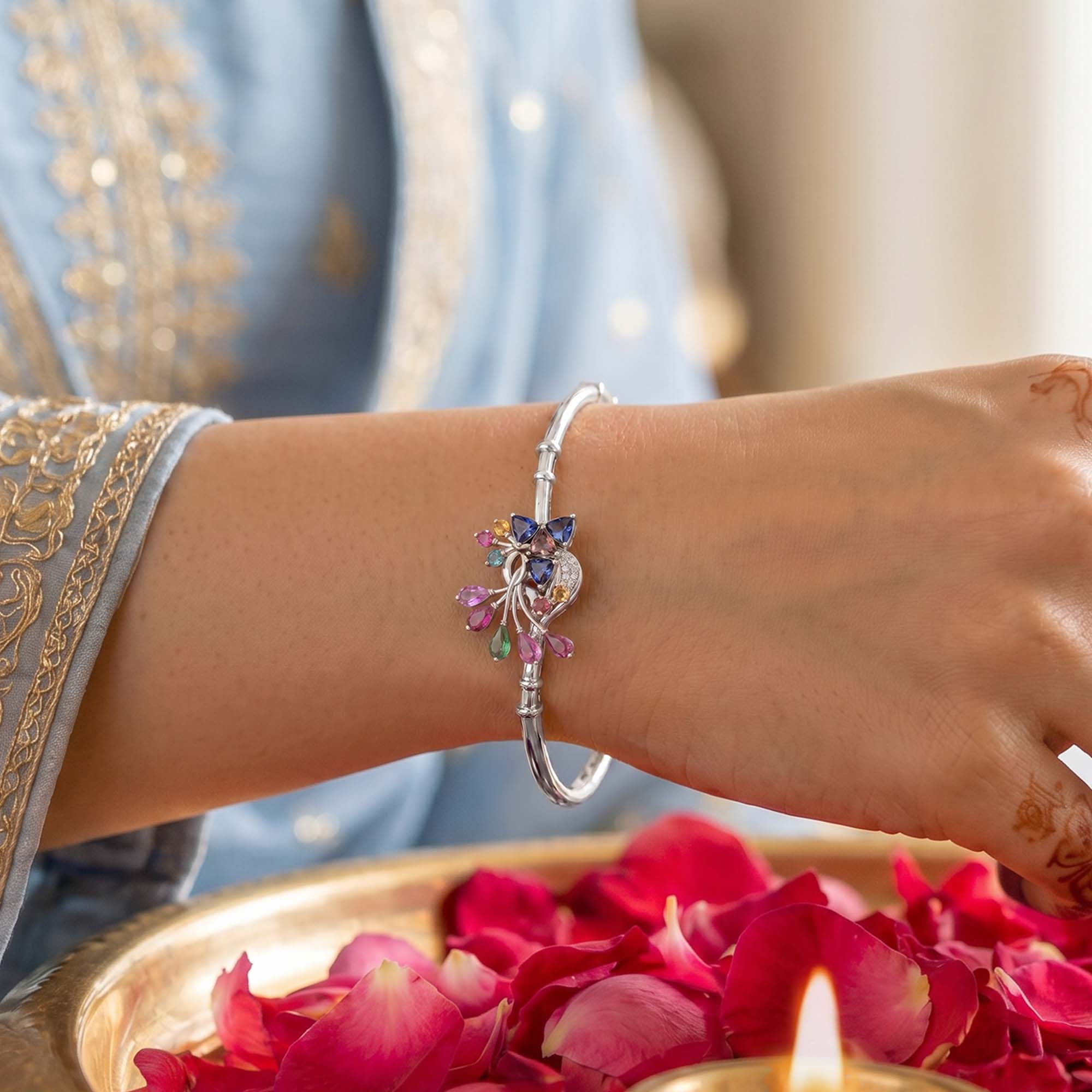 Lab-Grown Diamond Bangle in 18K White Gold – 0.11 Ct, 13 Diamonds thumbnail