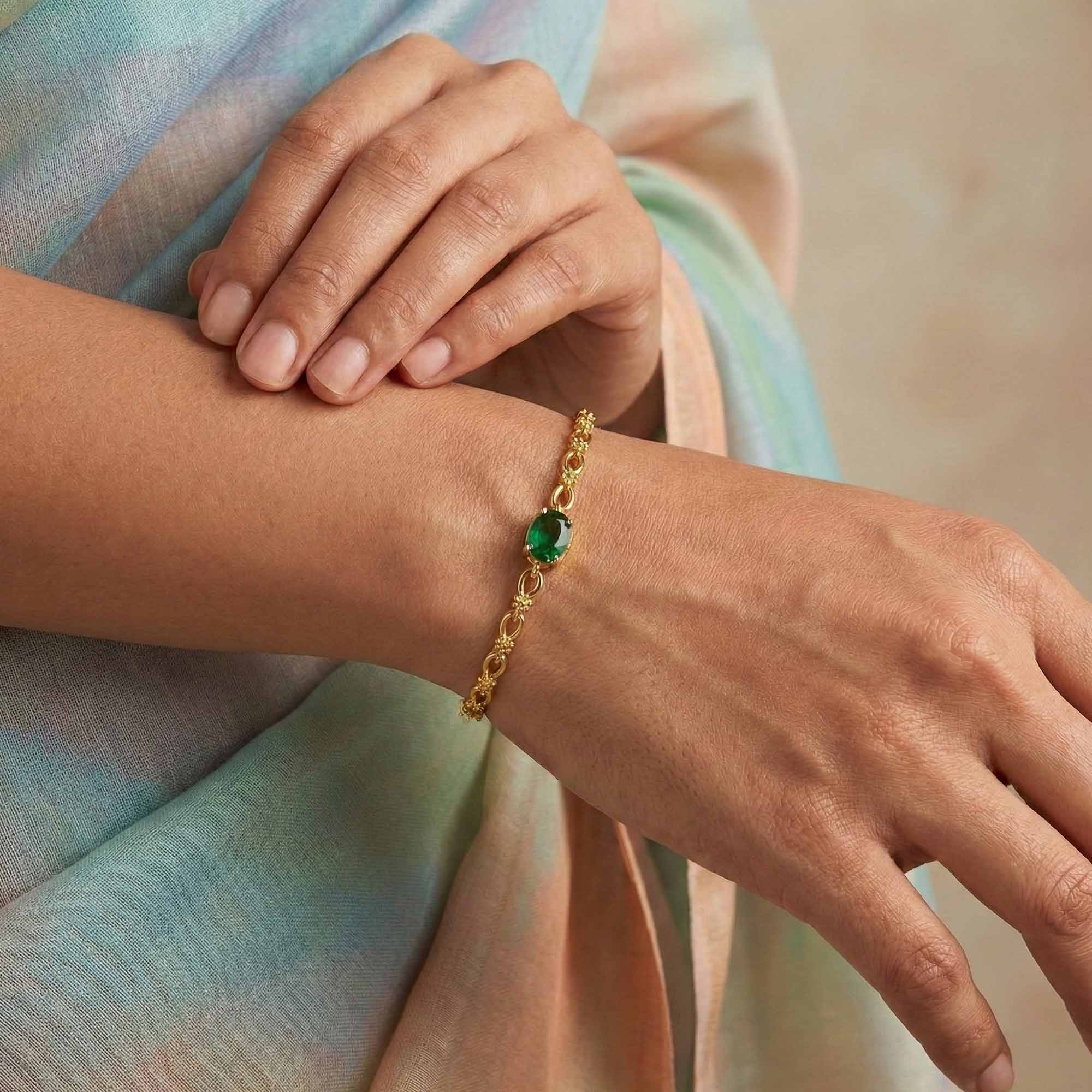 Emerald (Panna) Bracelet in 22K Yellow Gold – Oval 8x6 mm, Prong Setting thumbnail