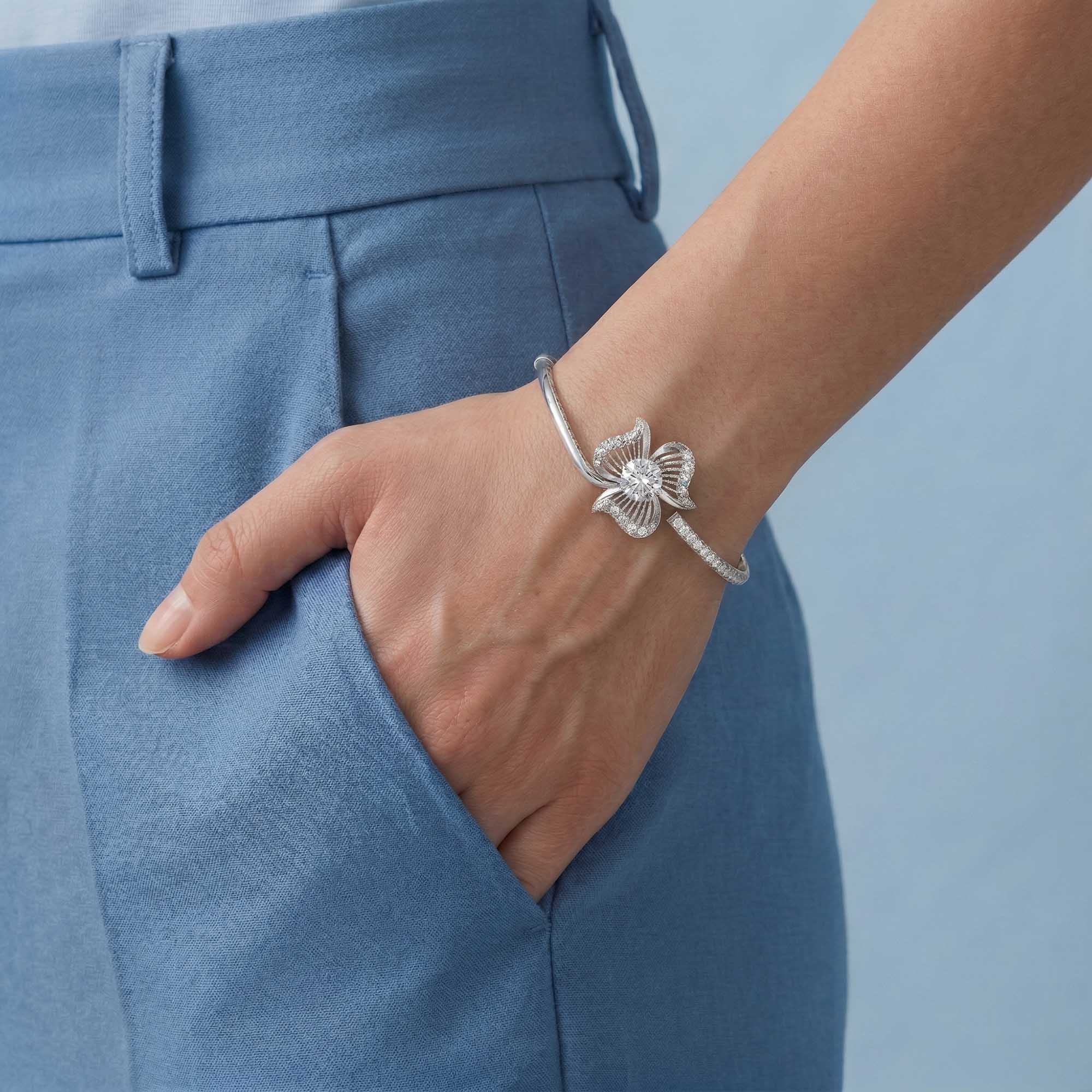 Diamond Bangle in 18K White Gold with Lab grown diamond thumbnail