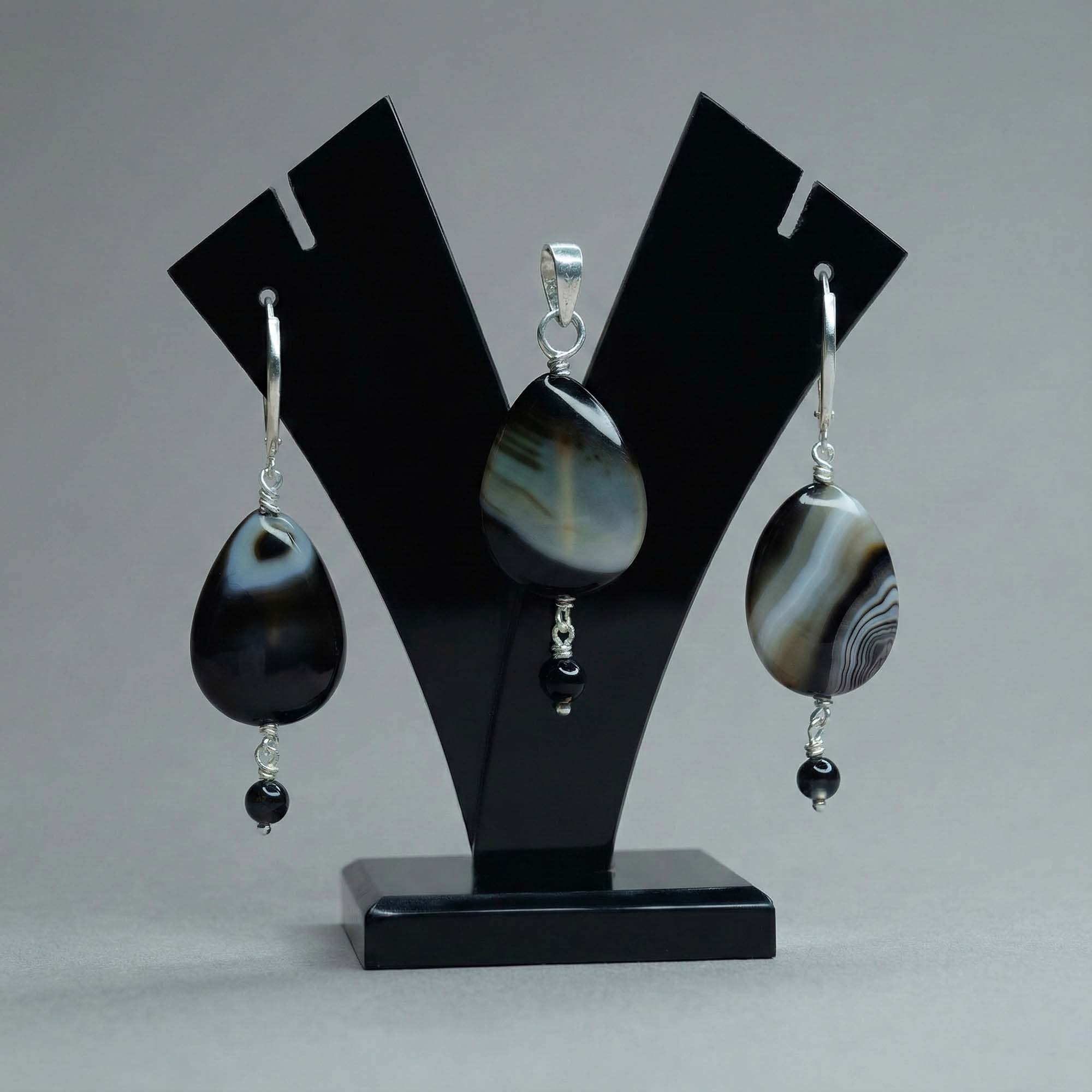 Aqeeq Earrings with Pendant Set in Silver (Design K3-9) thumbnail