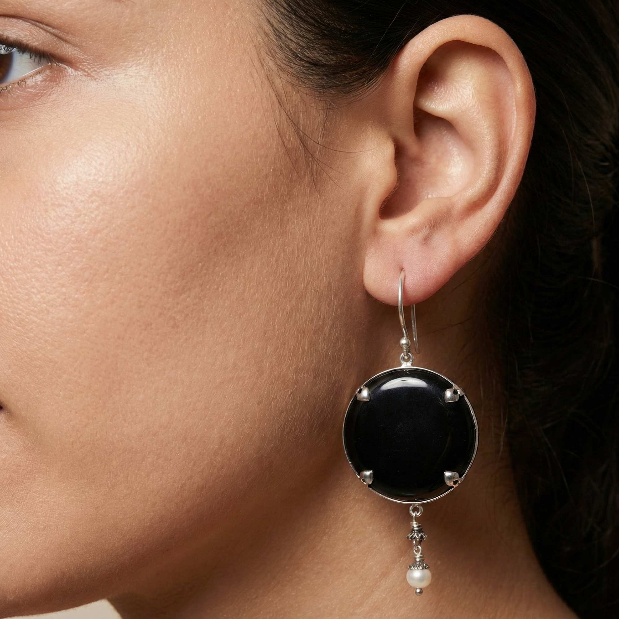 Silver Earing with Black Onyx and Freshwater Pearl – Earrings (Design K4-132) thumbnail