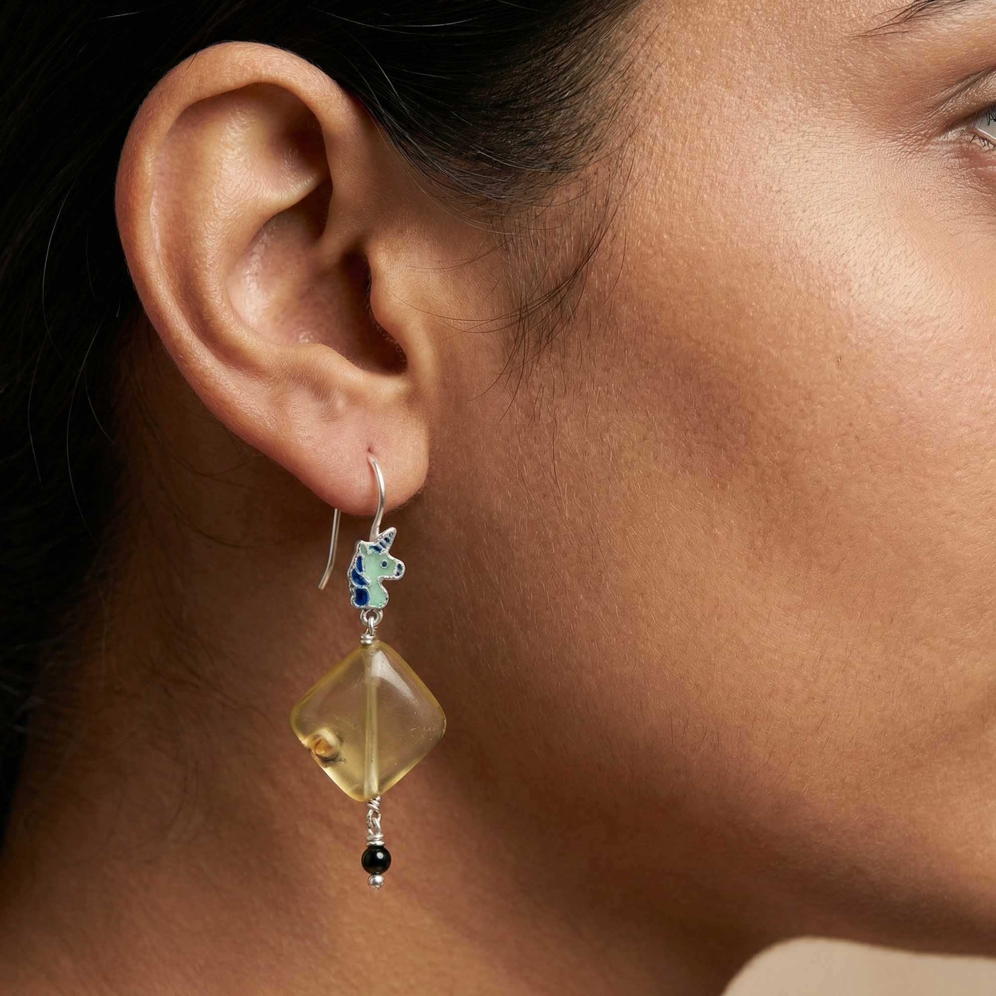 Silver Earrings with Aqeeq and Natural Beads (Design K5-32) thumbnail